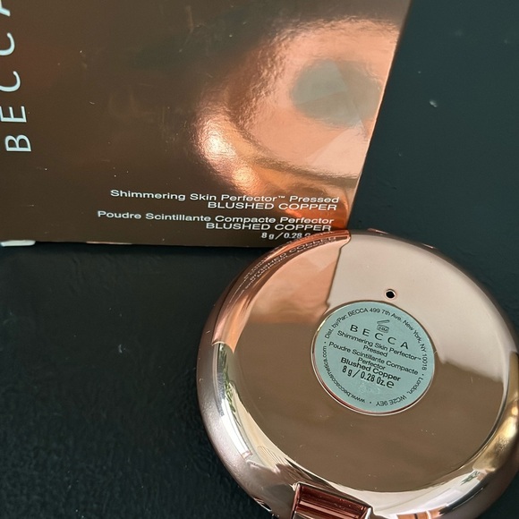 BECCA Shimmering Skin Perfector in Copper Glow Highlighter LIMITED EDITION - Picture 7 of 7